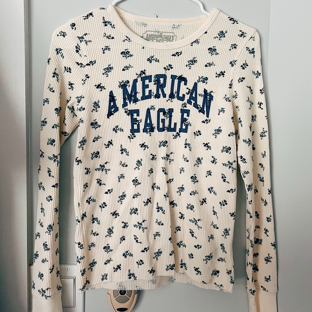 American Eagle Long Sleeve Tee